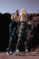 Trasparenze - Opaque pantyhose with romantic black and white rose design